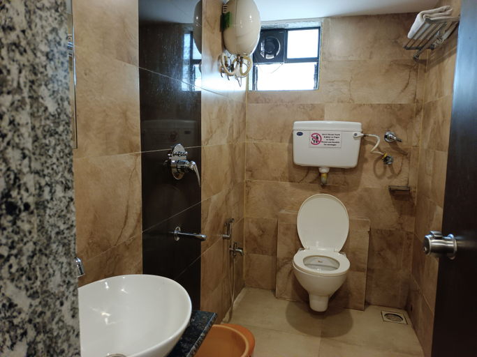 Bathroom 3, Hotel Pub Street Inn, Thane