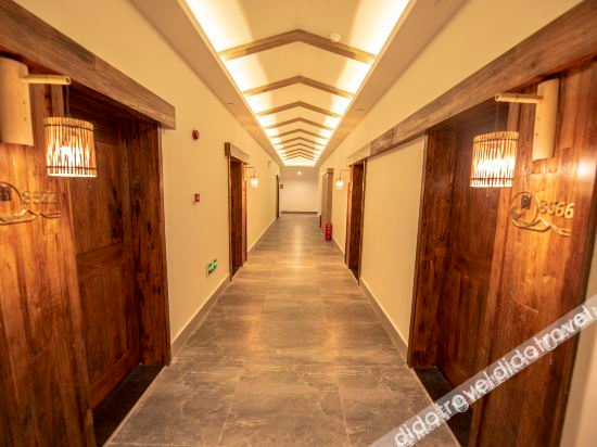 Others 3, Radish Hotel, Xianning