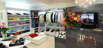 Others 5, Royal Oasis, Port-au-Prince