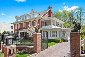 Others 5, Oak Street Mansion, Kansas City