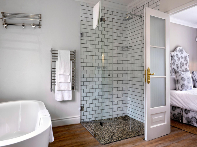 Bathroom 4, Boschendal Cottages, Cape Winelands