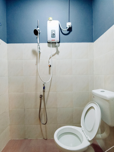 Bathroom 5, The Hotel Tudor Inn, Cameron Highlands