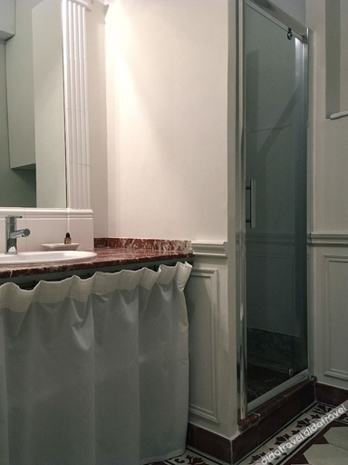Bathroom, Maison d'Hôtes la Galerie, Aude