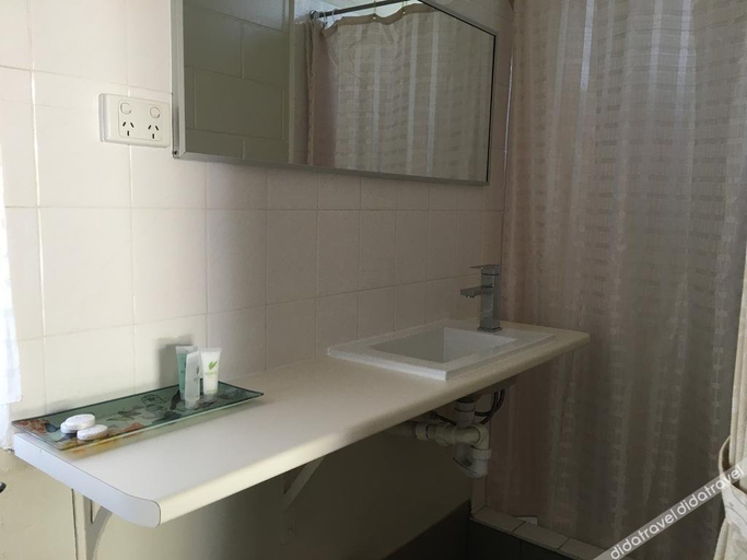 Bathroom, Plantation Park Motor Inn, Burdekin