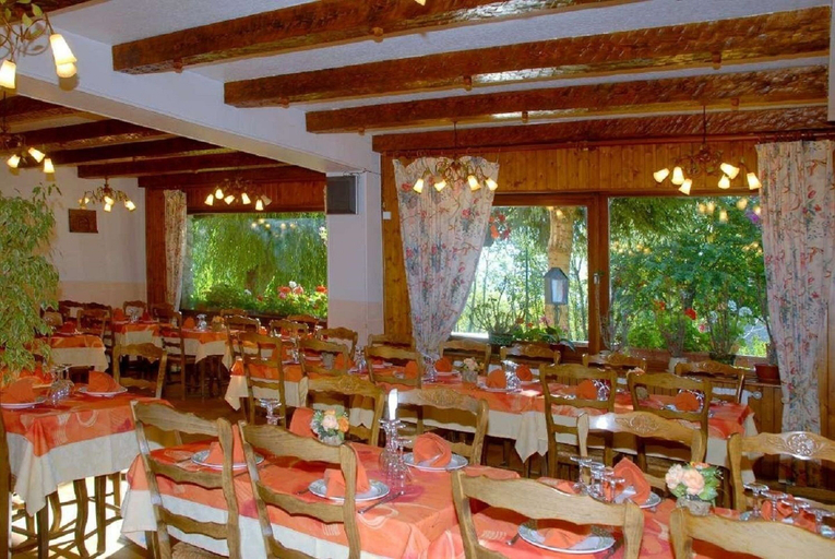 Food & Drinks 4, Hotel Restaurant Le Grillon, Savoie