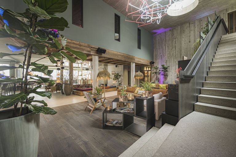 Public Area 4, Coolnest, Schwaz