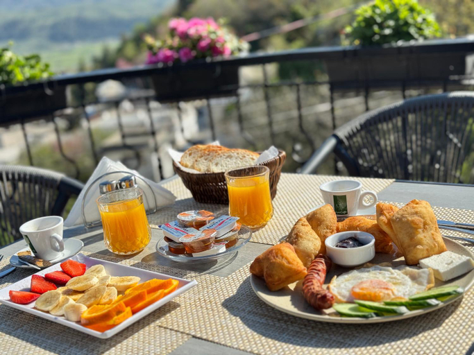 Food & Drinks 5, Castle Hotel, Gjirokastrës