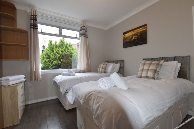 Bedroom 5, First Sighthill Villa, Edinburgh