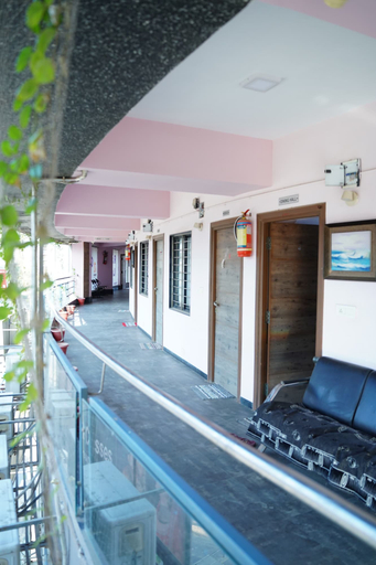 Property grounds, LIVZO - PINK HOUSE, Ahmadabad