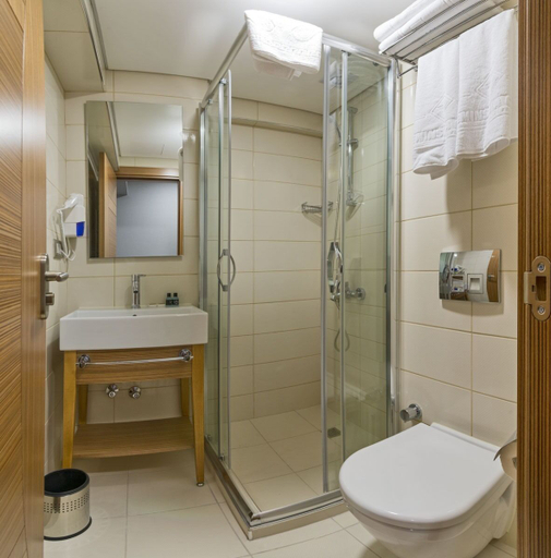 Bathroom 5, Floransa City Hotel, Fatih