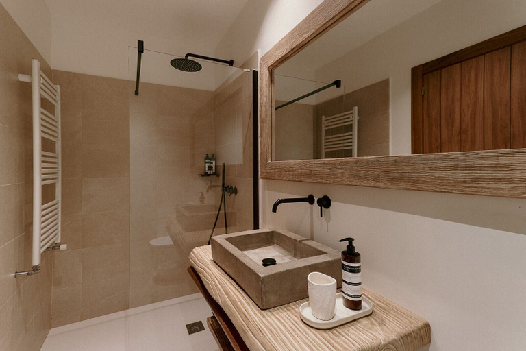 Bathroom 5, Hotel Santa Llucia Rupit, Barcelona