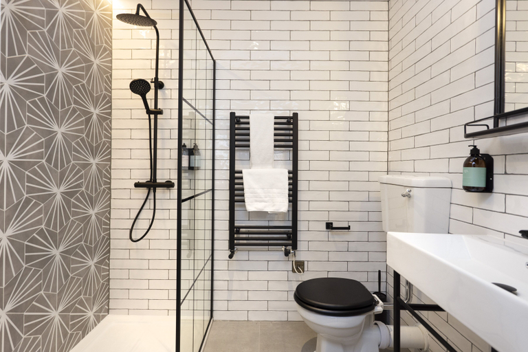 Bathroom 5, 29 Queen Street, Edinburgh