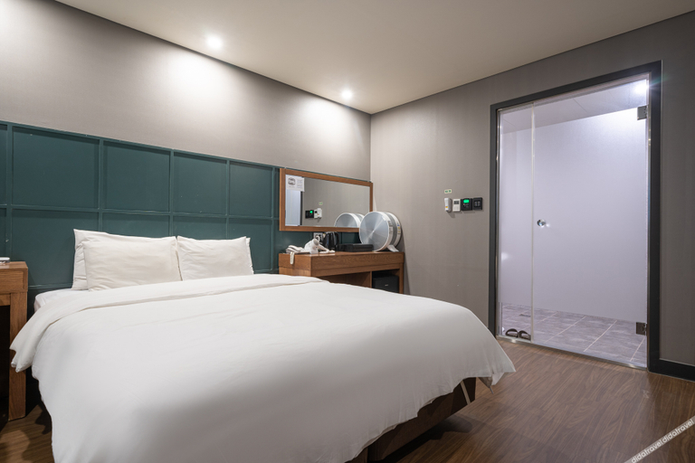 Others 2, Guri Elin Hotel, Guri