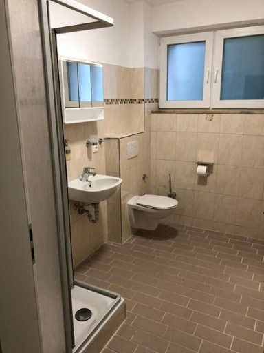 Bathroom 5, M&M Hotel – Harburg, Hamburg