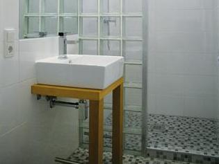Bathroom, Alcatraz Hotel am Japanischen Garten, Kaiserslautern