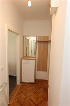 Hallway, Apartment Kroellgasse, Wien