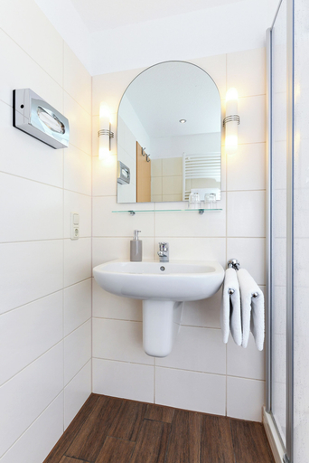 Bathroom 3, Pension Nordkap, Wittmund