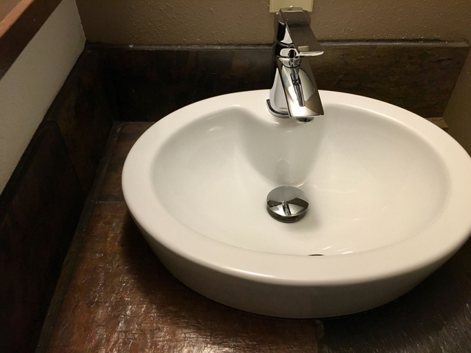 Bathroom 3, The Canterbury Inn Of Downtown Invermere, East Kootenay