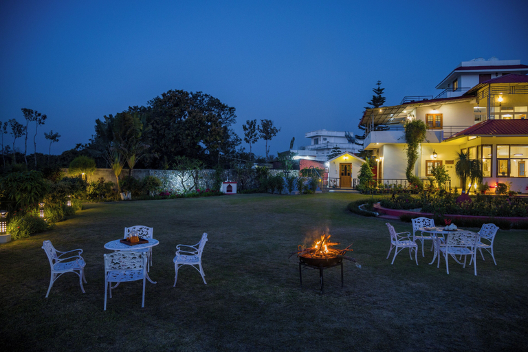 Outdoor dining 5, Alaya Stays Farm Naturelle Serene 3-BHK, Nainital