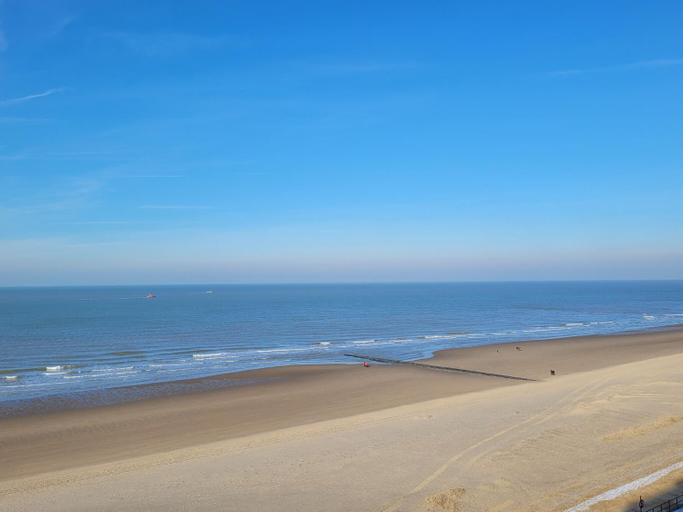 Others 2, Steps from the quiet seaside path, West-Vlaanderen