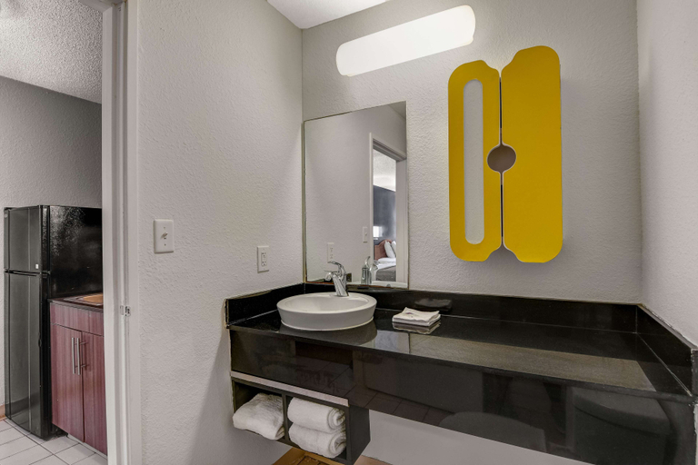 Bathroom 3, Motel 6 Roswell, GA - Atlanta, Fulton