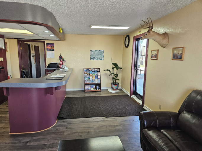Lobby 3, Executive Inn, Kendall