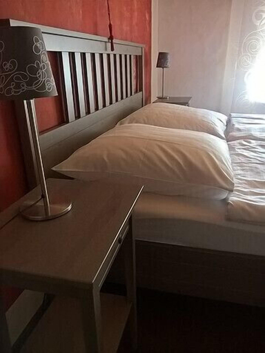 Others 2, Hotel Pastis, Mayen-Koblenz