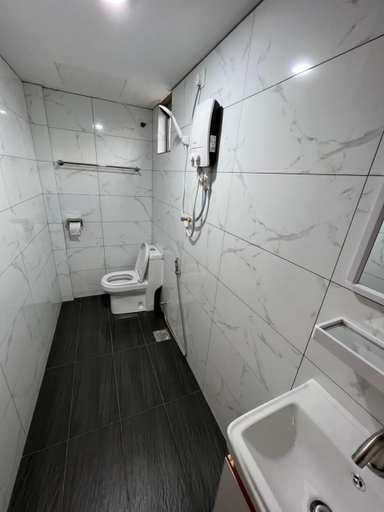 Bathroom 5, Homestay Suria, Kuala Kangsar