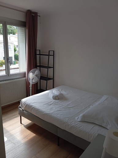 Bedroom 4, Appartement calme 3 chambres avec lit double Wifi - Parking facile, Meurthe-et-Moselle