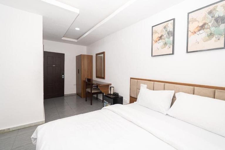 Room 4, Arzumi Residence, Eti-Osa