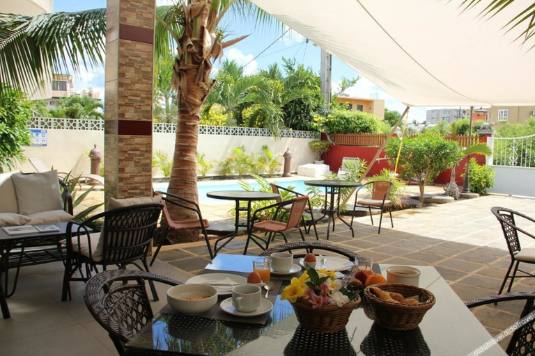 Food & Drinks 4, Lariad Bnb, Black River
