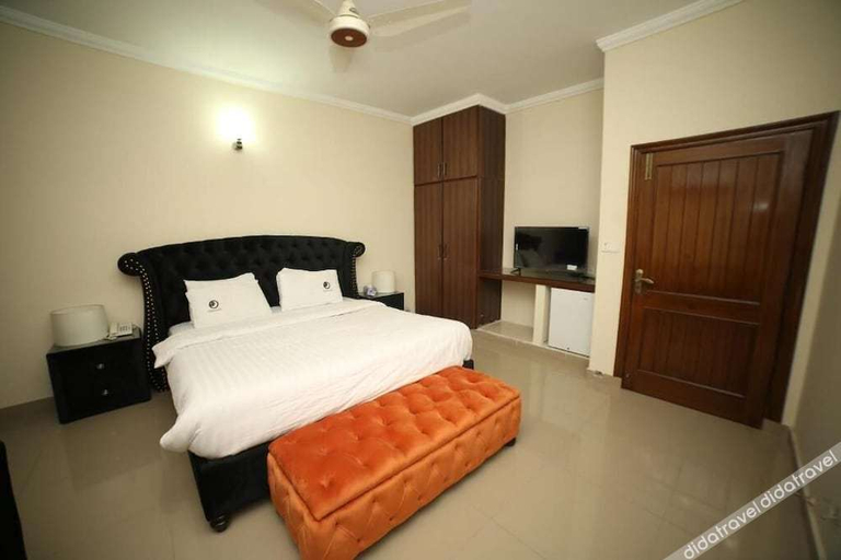 Bedroom 2, Hotel Premier Inn Grand, Lahore
