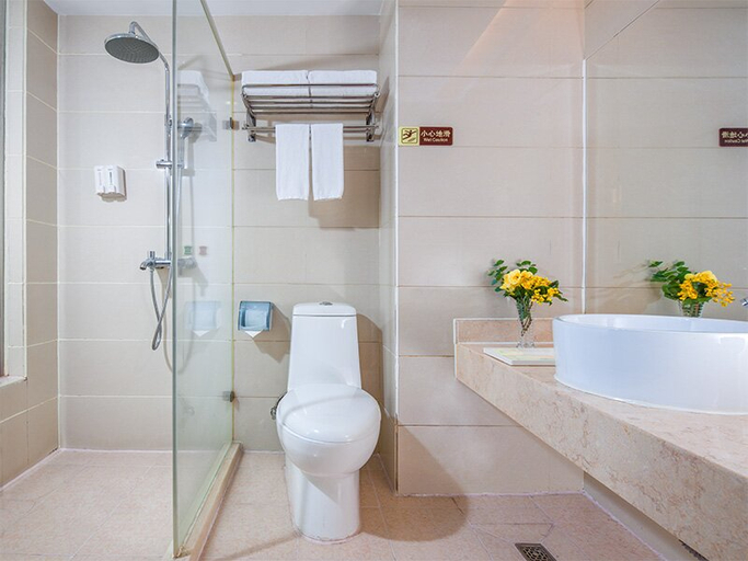 Bathroom, Vienna Hotel (Shenzhen Shiyan Tongfuyu), Shenzhen