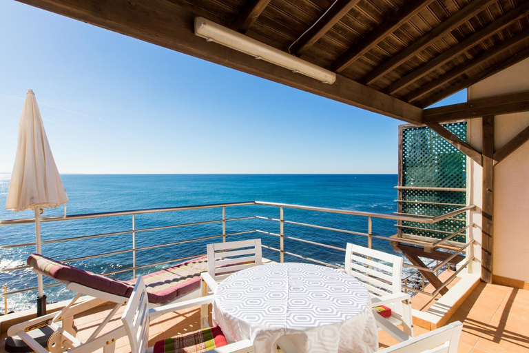 Others 5, Casa d'Arriba, Peniche