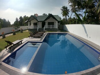 Others 4, Villa Elisabeth, Divulapitiya