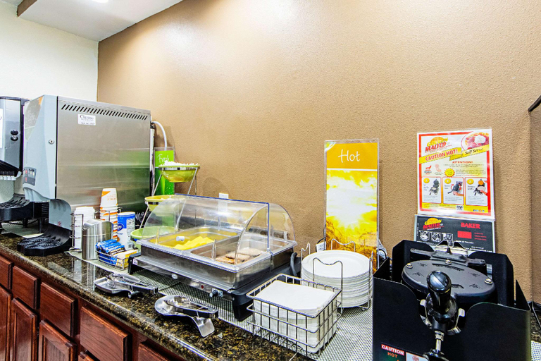 Food & Drinks 4, Quality Inn Greenville I-30, Hunt
