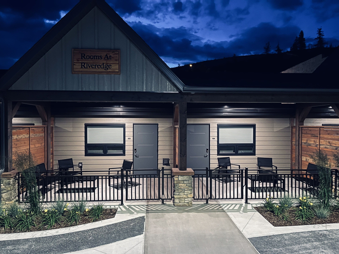 Others 5, Rooms at Riveredge, Columbia-Shuswap