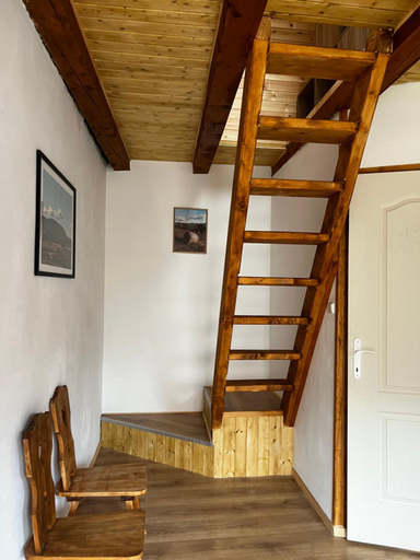 Others 4, Pipacs es Tulipan Vendeghaz, Pétervására