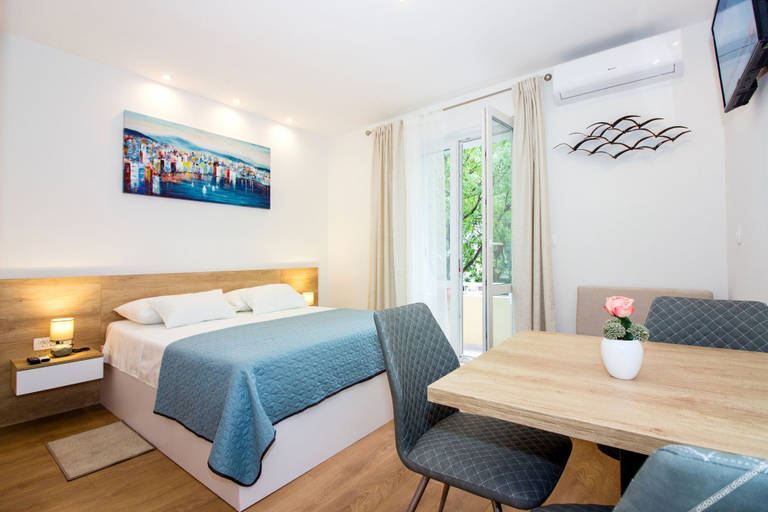 Others 5, Lugo Apartments, Split