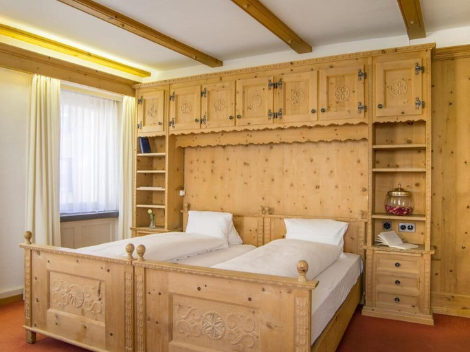 Others 4, Hotel Alpina, Inn