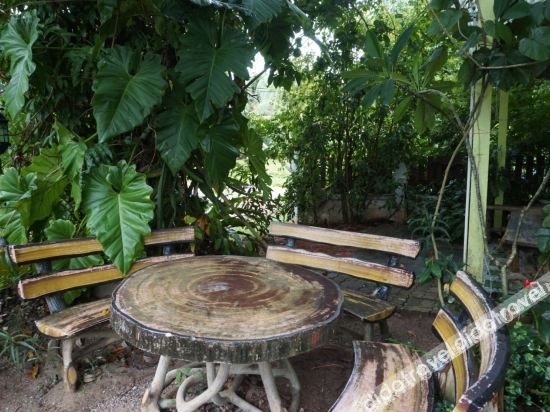 Others 2, Saneha Resort, Sikao