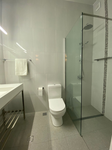 Bathroom 2, Midway Motel - Richmond, Richmond