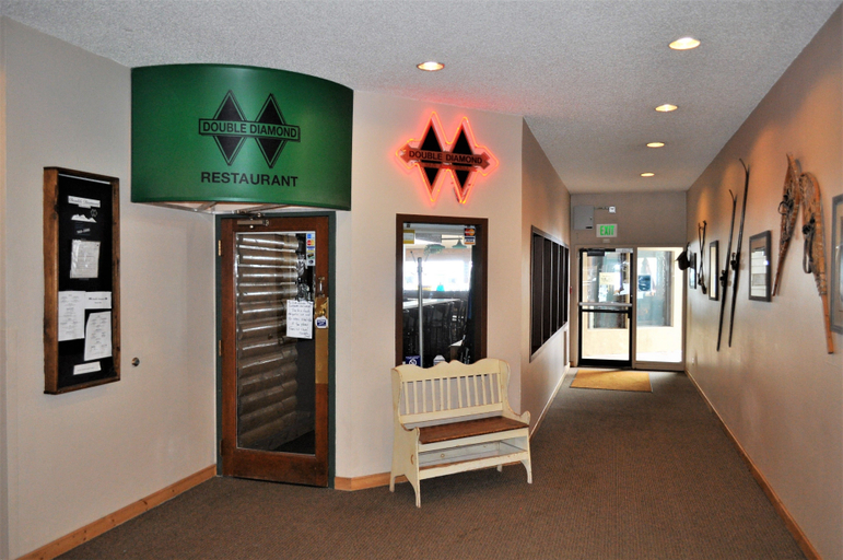 Food & Drinks, Fox Pine Lodge 3 Bed 3 Bath, Summit