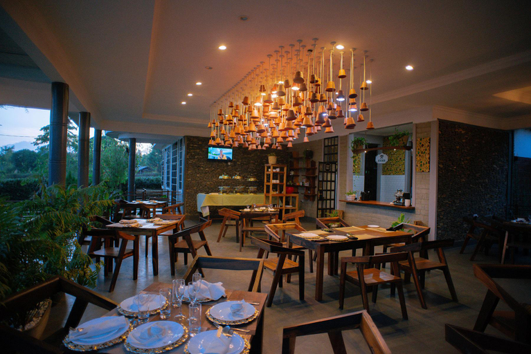 Food & Drinks 3, Boloti Camp Resort, Hai