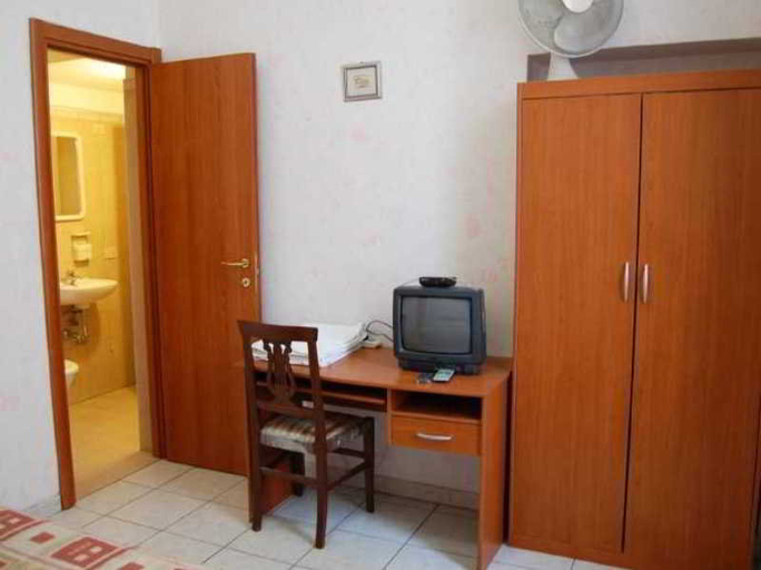 Others 5, B&B Pitagora, Rome