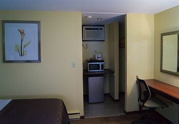 Mini-Refrigerator, Sullivan Trail Inn & Suites, Monroe