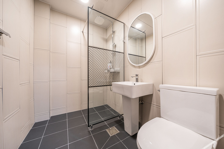 Bathroom 5, Konkuk University Salmon, Gwang-jin