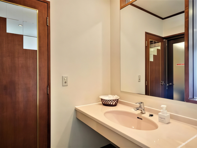Bathroom 4, Purari, Okinawa