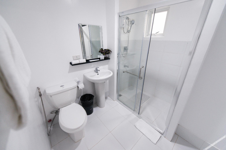 Bathroom 4, Bumble V Hotel Subic, Olongapo City