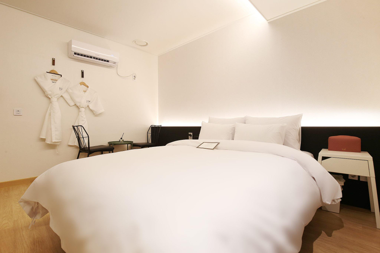 Bedroom 5, Urban Stay Hotel, Cheonan